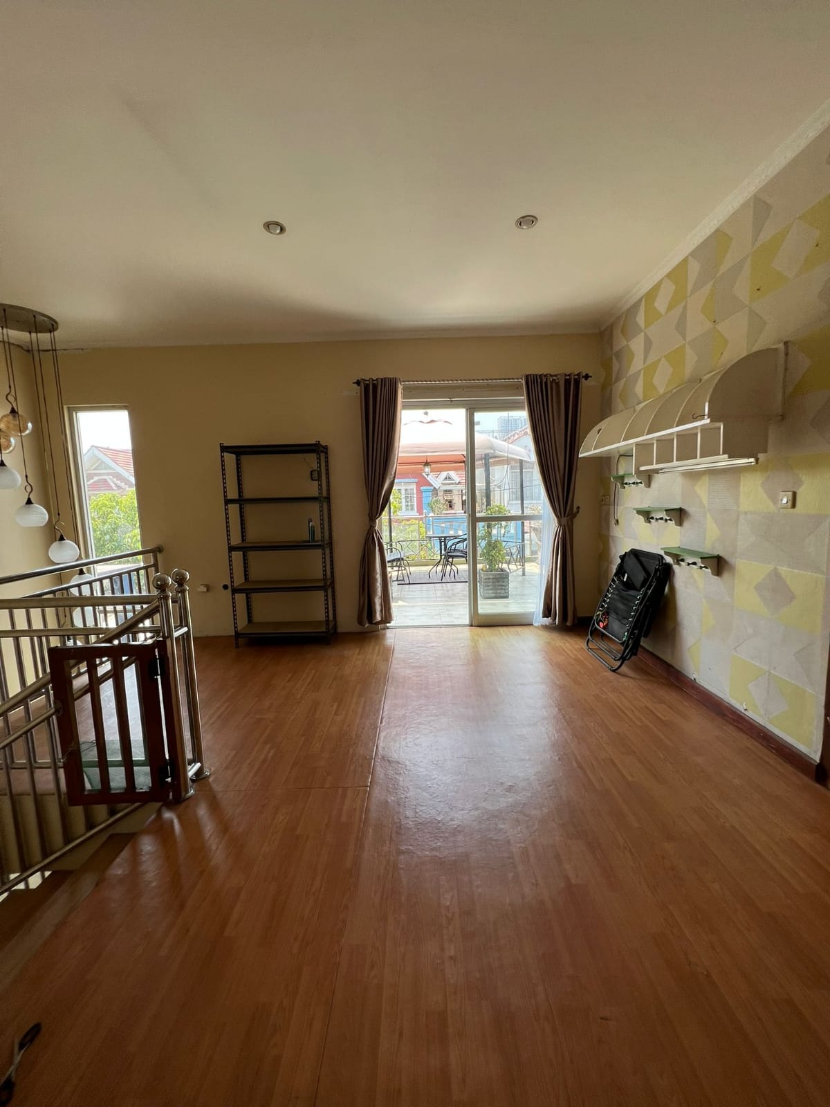 DiSewakan Rumah Full Furnish di Taman Picadilly Lippo Cikarang